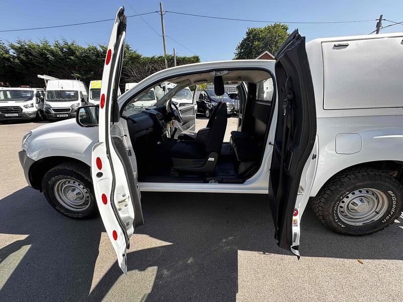 Isuzu 1.9 TD Utility Pickup Extended Cab 2dr Diesel Manual 4WD Euro 6 (164 ps)