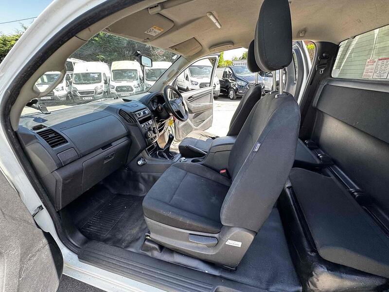 Isuzu 1.9 TD Utility Pickup Extended Cab 2dr Diesel Manual 4WD Euro 6 (164 ps)