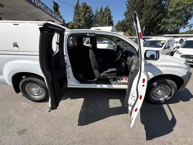 Isuzu 1.9 TD Utility Pickup Extended Cab 2dr Diesel Manual 4WD Euro 6 (164 ps)