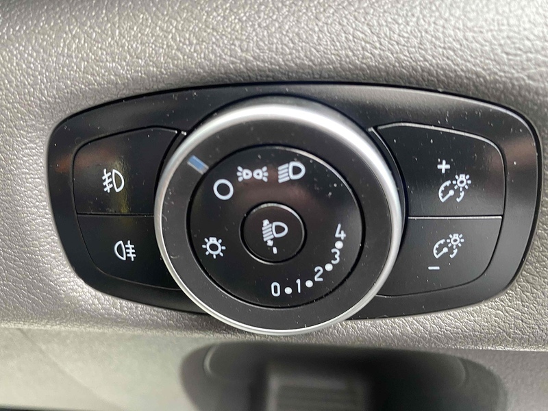 Ford 2.0 350 EcoBlue Leader Panel Van 5dr Diesel Manual RWD L3 H3 Euro 6 (s/s) (130 ps)