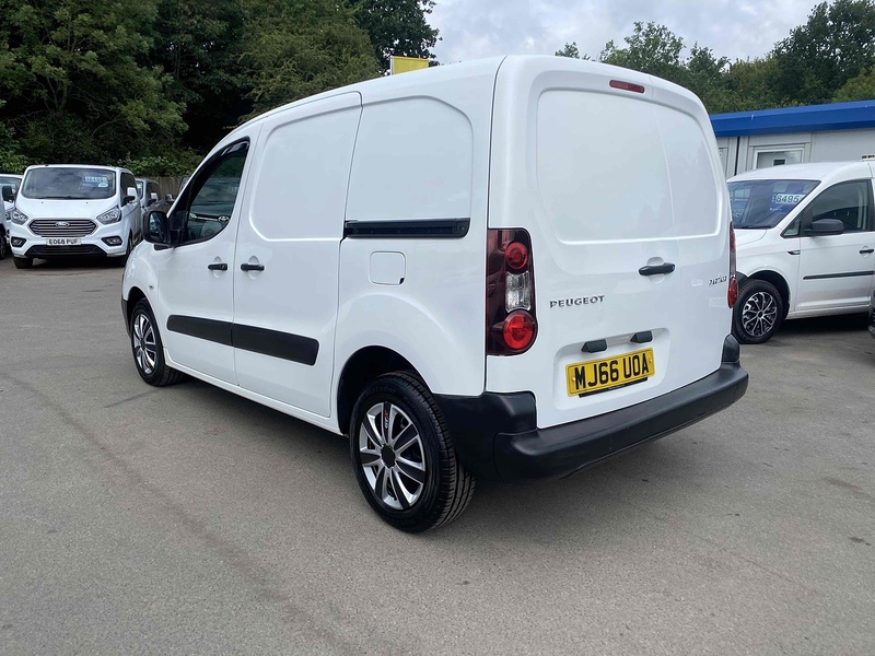 Peugeot 1.6 BlueHDi 856 S Temperature Controlled 4dr Diesel Manual L1 (112 g/km, 100 bhp)