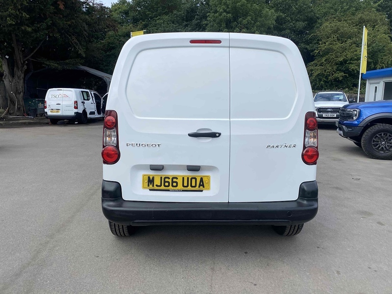 Peugeot 1.6 BlueHDi 856 S Temperature Controlled 4dr Diesel Manual L1 (112 g/km, 100 bhp)