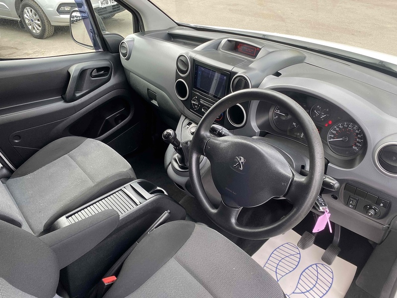 Peugeot 1.6 BlueHDi 856 S Temperature Controlled 4dr Diesel Manual L1 (112 g/km, 100 bhp)