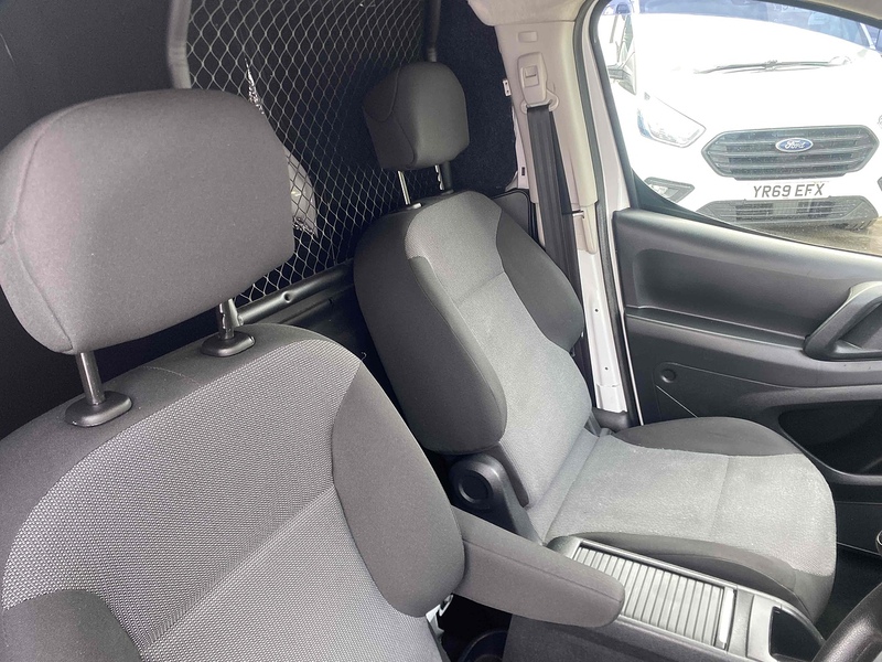 Peugeot 1.6 BlueHDi 856 S Temperature Controlled 4dr Diesel Manual L1 (112 g/km, 100 bhp)