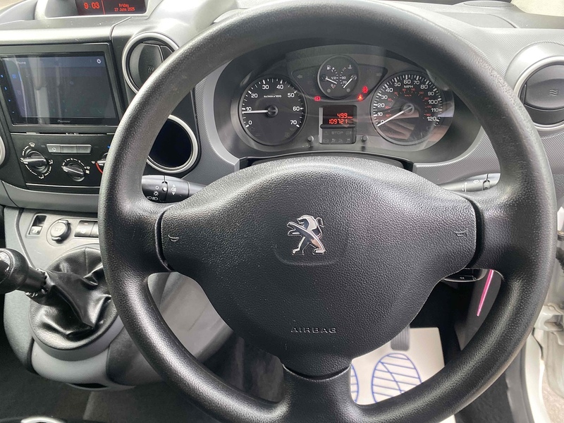 Peugeot 1.6 BlueHDi 856 S Temperature Controlled 4dr Diesel Manual L1 (112 g/km, 100 bhp)