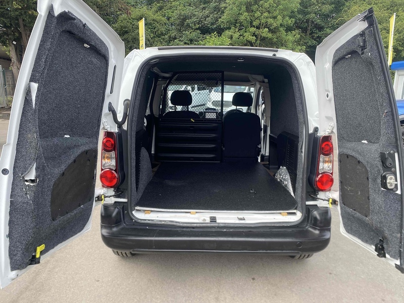 Peugeot 1.6 BlueHDi 856 S Temperature Controlled 4dr Diesel Manual L1 (112 g/km, 100 bhp)