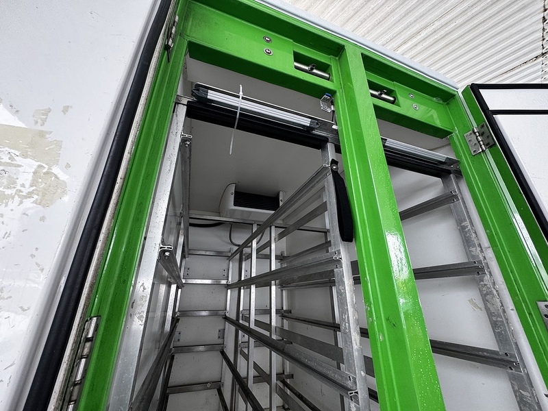 Iveco D HPI 14V 35S 3450 fridge van  2.3 Automatic Diesel 2.3 2dr Temperature Controlled Vans Automatic 2.3 2dr Temperature Controlled Vans Automatic Diesel