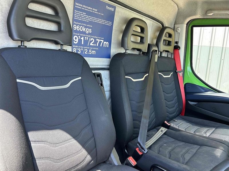 Iveco 2.3D HPI 14V 35S 3450 Chassis Cab 2dr Diesel HiMatic MWB Euro 6 (s/s) (136 ps)