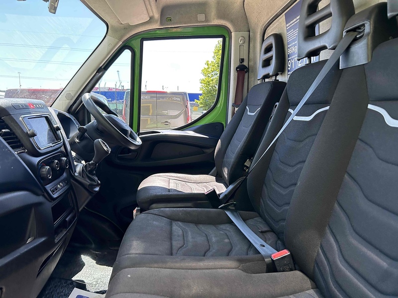 Iveco 2.3D HPI 14V 35S 3450 Chassis Cab 2dr Diesel HiMatic MWB Euro 6 (s/s) (136 ps)