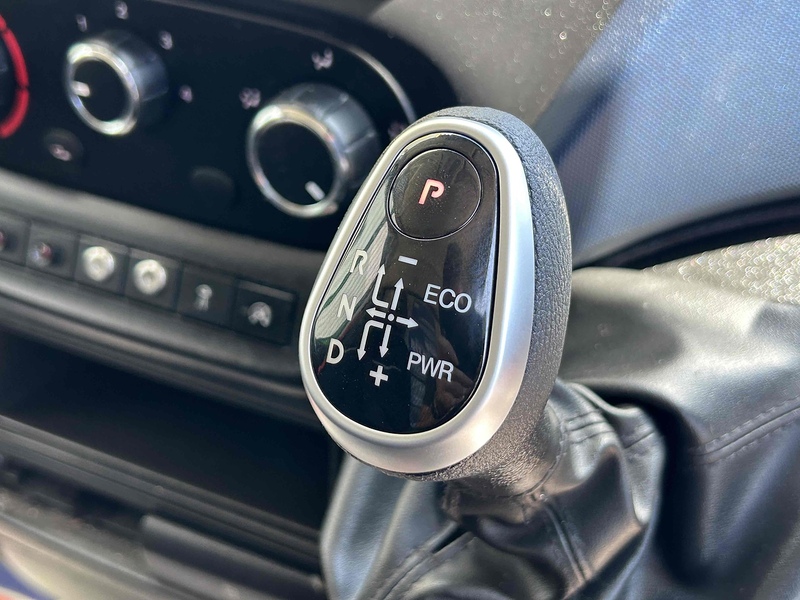 Iveco 2.3D HPI 14V 35S 3450 Chassis Cab 2dr Diesel HiMatic MWB Euro 6 (s/s) (136 ps)