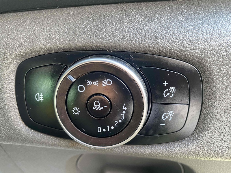 Ford 2.0 350 EcoBlue Leader Chassis Cab 2dr Diesel Auto FWD L3 Euro 6 (s/s) (130 ps)