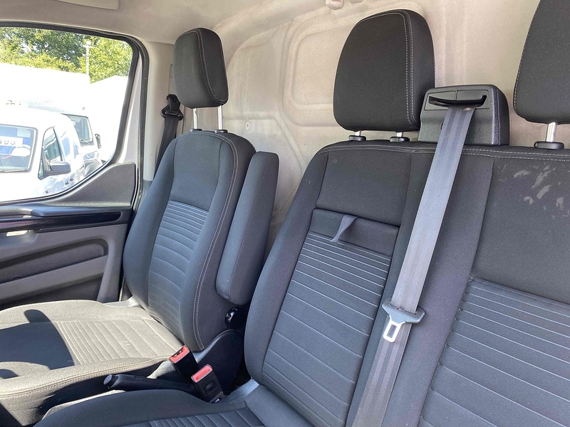 Ford 2.0 300 EcoBlue Limited Panel Van 5dr Diesel Manual L1 H1 Euro 6 (s/s) (130 ps)