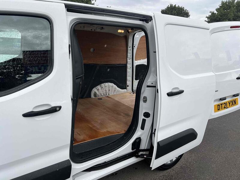 Vauxhall 1.5 Turbo D 2300 Sportive Panel Van 4dr Diesel Manual L1 H1 Euro 6 (100 ps)