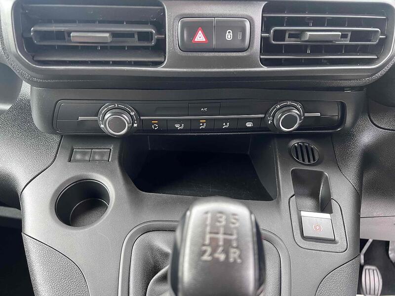 Vauxhall 1.5 Turbo D 2300 Sportive Panel Van 4dr Diesel Manual L1 H1 Euro 6 (100 ps)