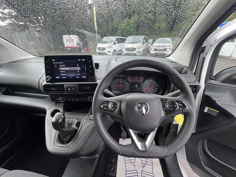 Vauxhall 1.5 Turbo D 2300 Sportive Panel Van 4dr Diesel Manual L1 H1 Euro 6 (100 ps)