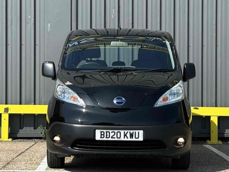 Nissan 40kWh Acenta Combi Van Double Cab 5dr Electric Auto (5 Seat, Quick Charge) (109 ps)