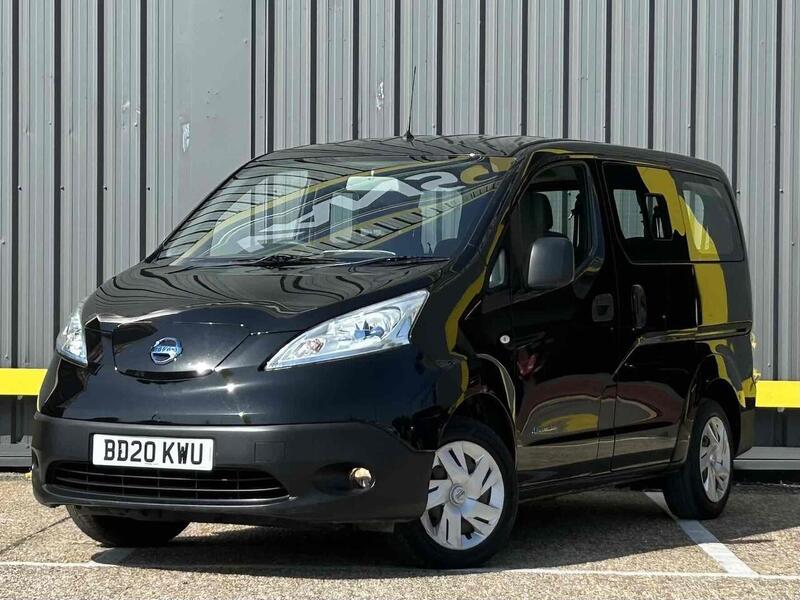Nissan 40kWh Acenta Combi Van Double Cab 5dr Electric Auto (5 Seat, Quick Charge) (109 ps)