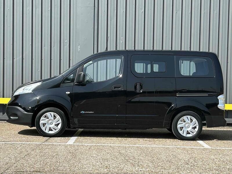Nissan 40kWh Acenta Combi Van Double Cab 5dr Electric Auto (5 Seat, Quick Charge) (109 ps)