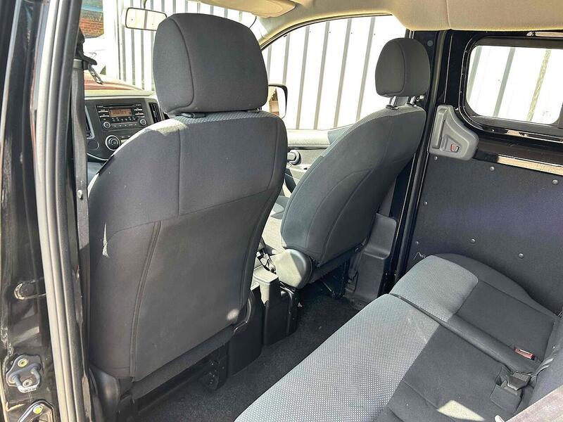 Nissan 40kWh Acenta Combi Van Double Cab 5dr Electric Auto (5 Seat, Quick Charge) (109 ps)