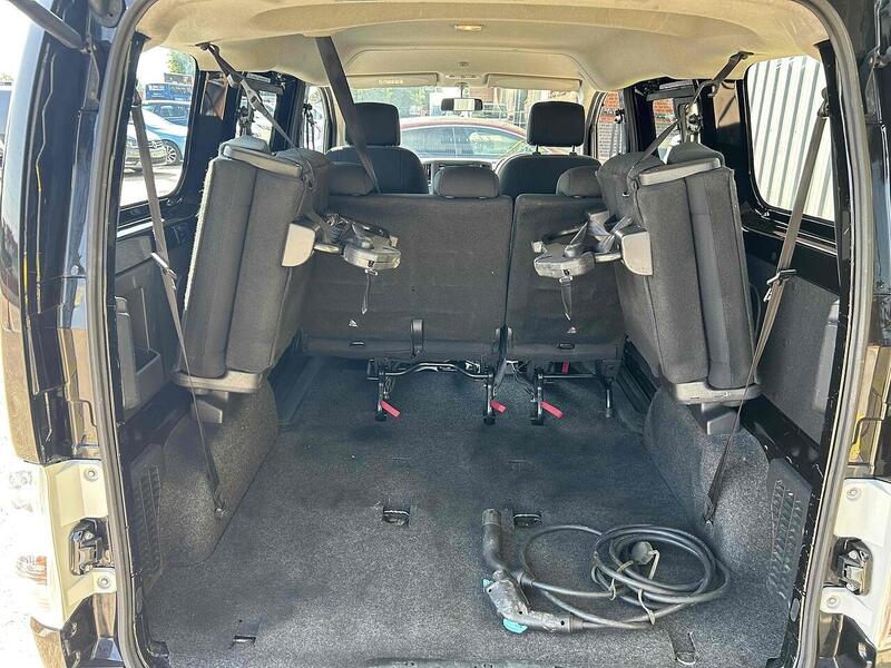 Nissan 40kWh Acenta Combi Van Double Cab 5dr Electric Auto (5 Seat, Quick Charge) (109 ps)