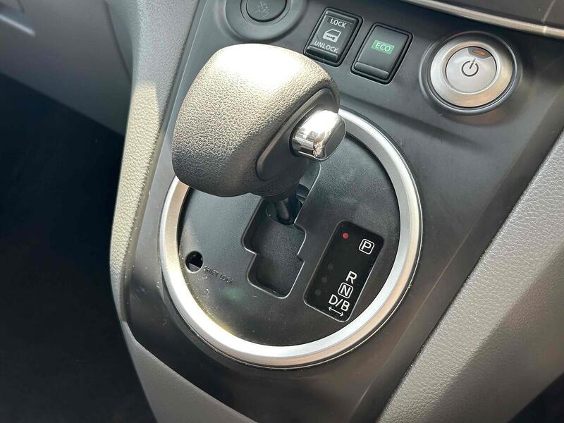 Nissan 40kWh Acenta Combi Van Double Cab 5dr Electric Auto (5 Seat, Quick Charge) (109 ps)