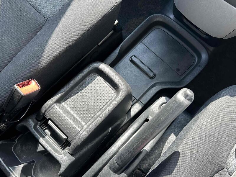 Nissan 40kWh Acenta Combi Van Double Cab 5dr Electric Auto (5 Seat, Quick Charge) (109 ps)