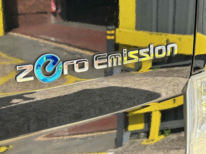 Nissan 40kWh Acenta Combi Van Double Cab 5dr Electric Auto (5 Seat, Quick Charge) (109 ps)