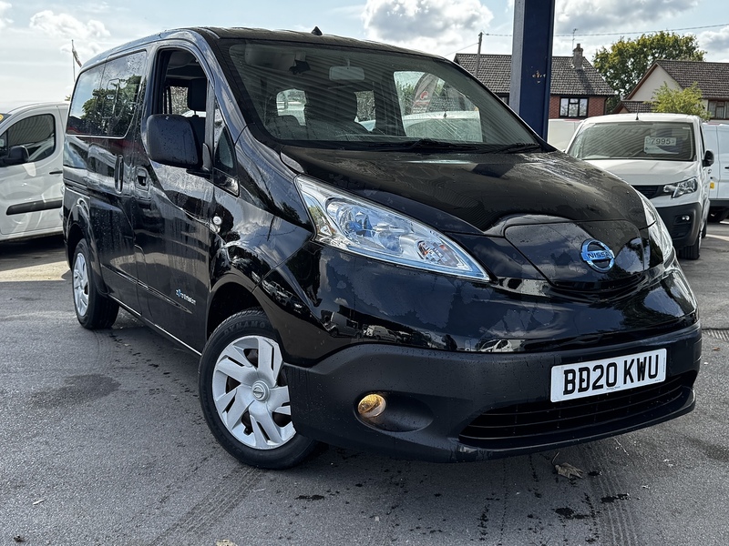 Nissan 40kWh Acenta Combi Van Double Cab 5dr Electric Auto (5 Seat, Quick Charge) (109 ps)