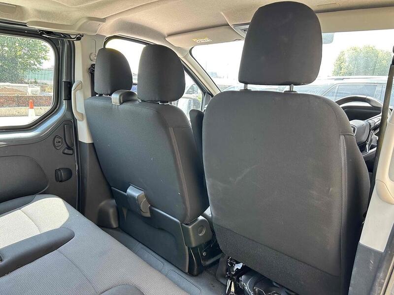 Renault 2.0 dCi SL28 Business Minibus Double Cab 5dr Diesel Manual L1 H1 Euro 6 (s/s) (9 Seat) (150 ps)