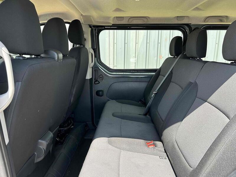 Renault 2.0 dCi SL28 Business Minibus Double Cab 5dr Diesel Manual L1 H1 Euro 6 (s/s) (9 Seat) (150 ps)