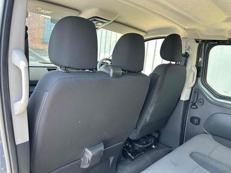 Renault 2.0 dCi SL28 Business Minibus Double Cab 5dr Diesel Manual L1 H1 Euro 6 (s/s) (9 Seat) (150 ps)