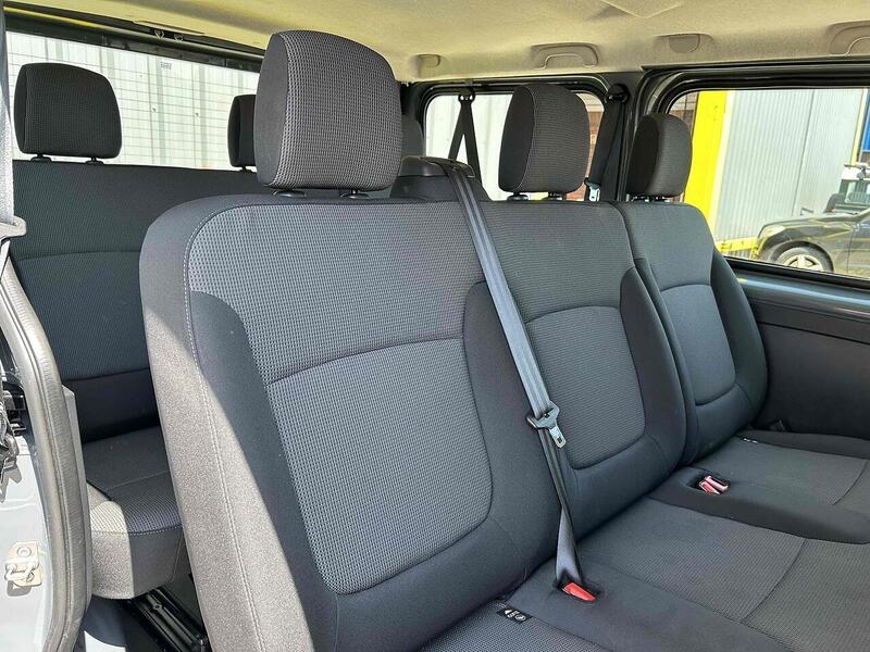 Renault 2.0 dCi SL28 Business Minibus Double Cab 5dr Diesel Manual L1 H1 Euro 6 (s/s) (9 Seat) (150 ps)