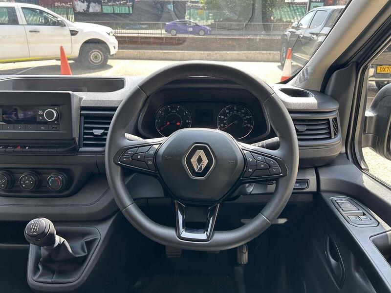 Renault 2.0 dCi SL28 Business Minibus Double Cab 5dr Diesel Manual L1 H1 Euro 6 (s/s) (9 Seat) (150 ps)