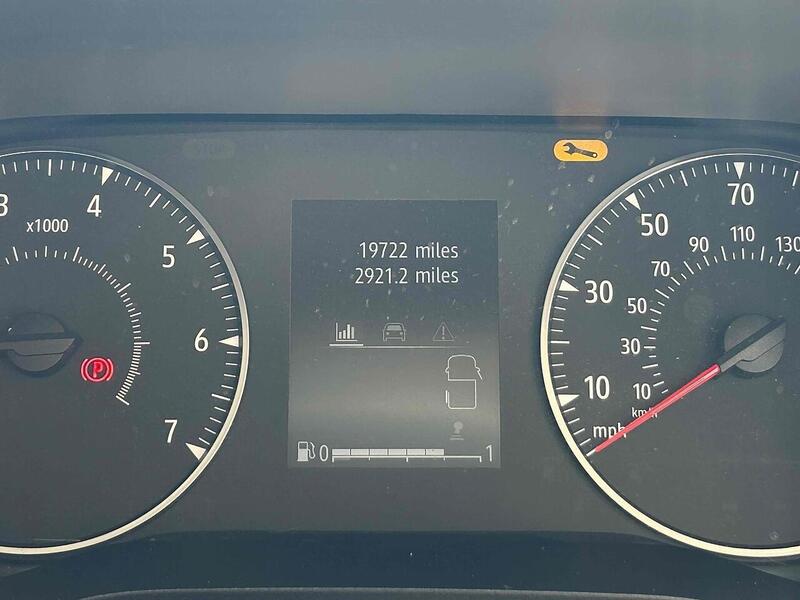 Renault 2.0 dCi SL28 Business Minibus Double Cab 5dr Diesel Manual L1 H1 Euro 6 (s/s) (9 Seat) (150 ps)