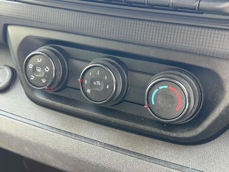 Renault 2.0 dCi SL28 Business Minibus Double Cab 5dr Diesel Manual L1 H1 Euro 6 (s/s) (9 Seat) (150 ps)