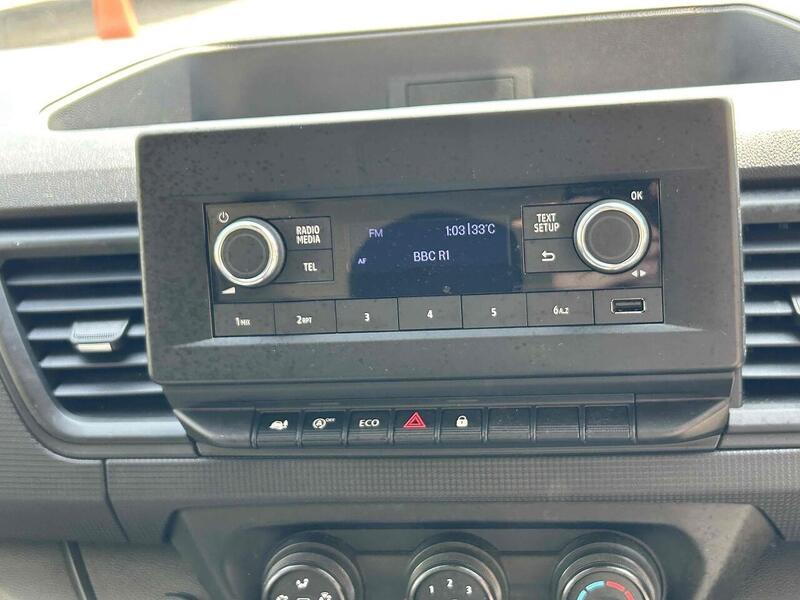 Renault 2.0 dCi SL28 Business Minibus Double Cab 5dr Diesel Manual L1 H1 Euro 6 (s/s) (9 Seat) (150 ps)