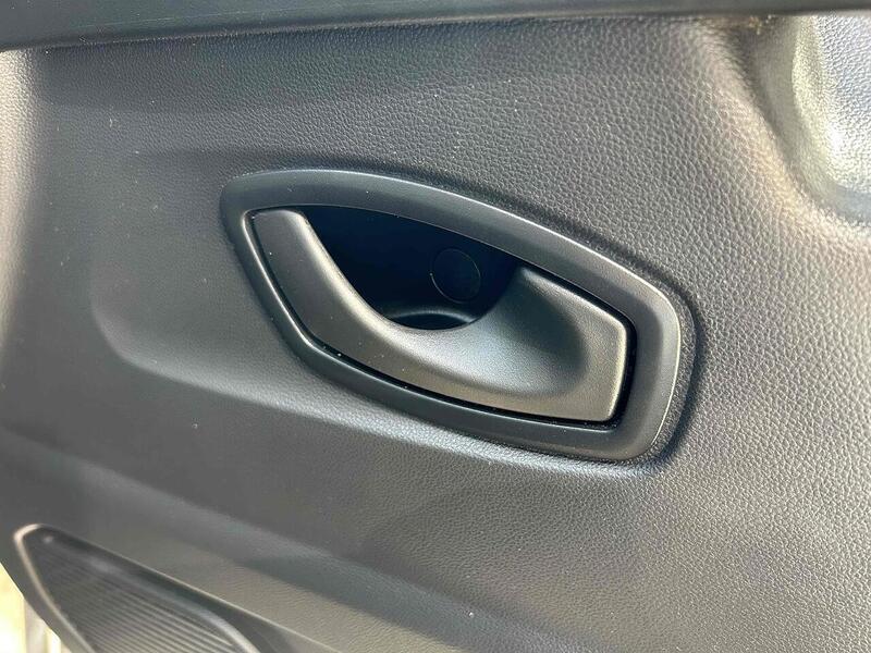 Renault 2.0 dCi SL28 Business Minibus Double Cab 5dr Diesel Manual L1 H1 Euro 6 (s/s) (9 Seat) (150 ps)