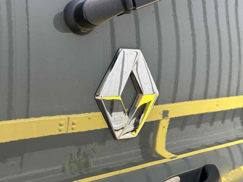 Renault 2.0 dCi SL28 Business Minibus Double Cab 5dr Diesel Manual L1 H1 Euro 6 (s/s) (9 Seat) (150 ps)