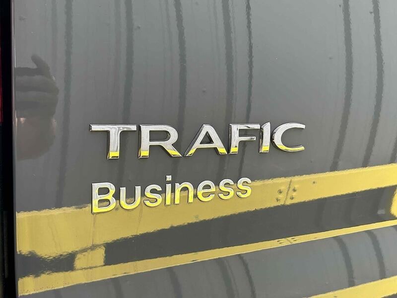 Renault 2.0 dCi SL28 Business Minibus Double Cab 5dr Diesel Manual L1 H1 Euro 6 (s/s) (9 Seat) (150 ps)