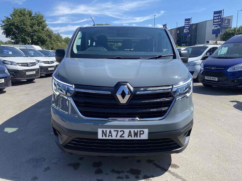 Renault 2.0 dCi SL28 Business Minibus Double Cab 5dr Diesel Manual L1 H1 Euro 6 (s/s) (9 Seat) (150 ps)