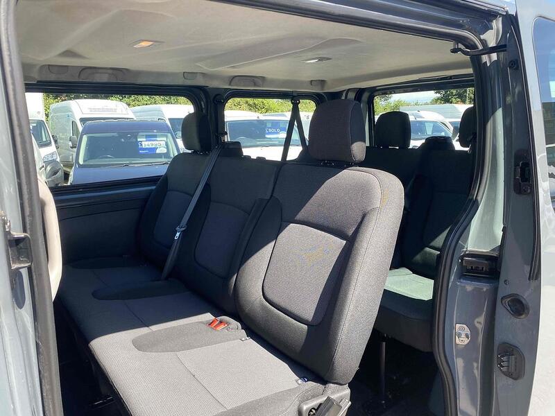 Renault 2.0 dCi SL28 Business Minibus Double Cab 5dr Diesel Manual L1 H1 Euro 6 (s/s) (9 Seat) (150 ps)