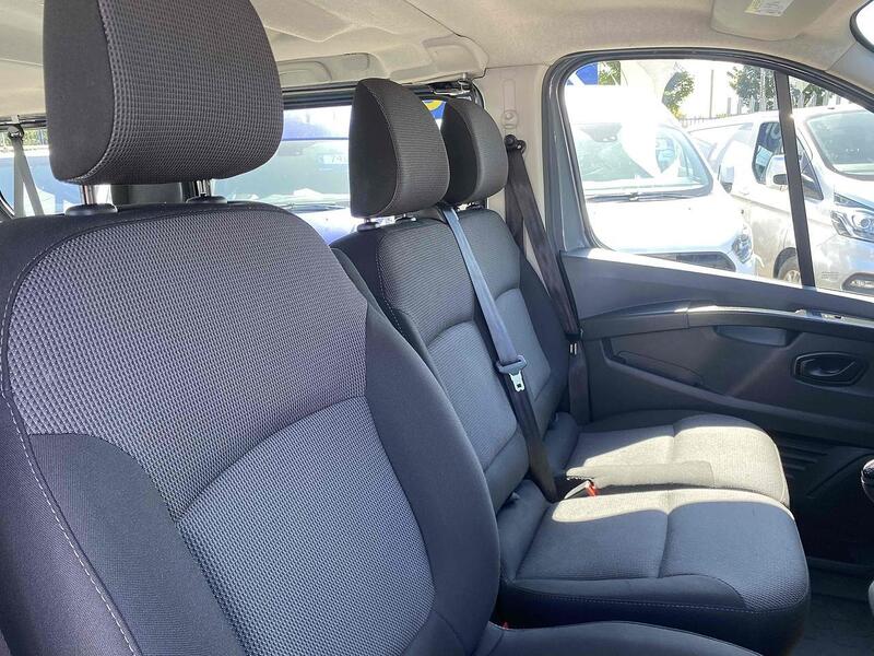 Renault 2.0 dCi SL28 Business Minibus Double Cab 5dr Diesel Manual L1 H1 Euro 6 (s/s) (9 Seat) (150 ps)