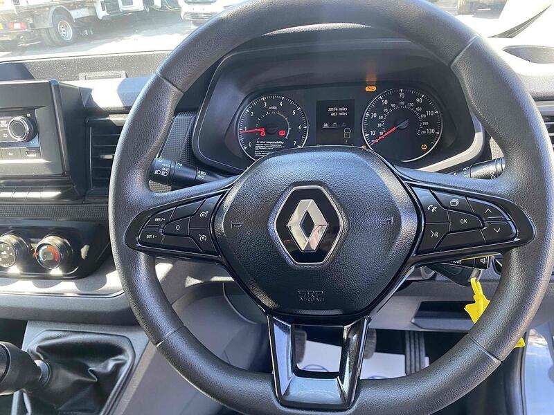 Renault 2.0 dCi SL28 Business Minibus Double Cab 5dr Diesel Manual L1 H1 Euro 6 (s/s) (9 Seat) (150 ps)