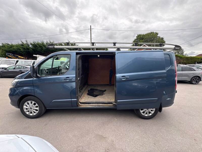 Ford 2.0 300 EcoBlue Limited Panel Van 5dr Diesel Auto L2 H1 Euro 6 (s/s) (130 ps)