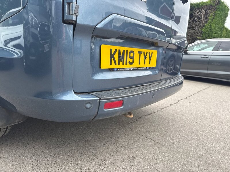 Ford 2.0 300 EcoBlue Limited Panel Van 5dr Diesel Auto L2 H1 Euro 6 (s/s) (130 ps)