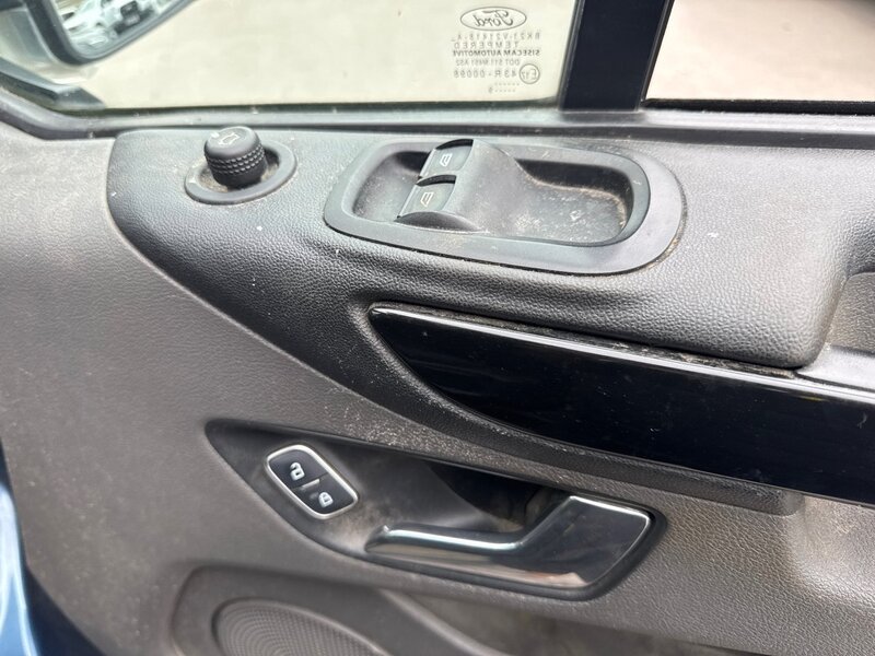 Ford 2.0 300 EcoBlue Limited Panel Van 5dr Diesel Auto L2 H1 Euro 6 (s/s) (130 ps)