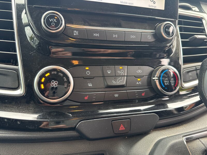 Ford 2.0 300 EcoBlue Limited Panel Van 5dr Diesel Auto L2 H1 Euro 6 (s/s) (130 ps)