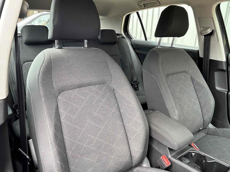 Volkswagen 1.0 eTSI MHEV Life Hatchback 5dr Petrol Hybrid DSG Euro 6 (s/s) (110 ps)