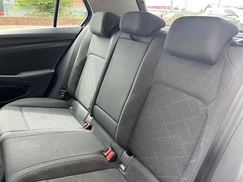 Volkswagen 1.0 eTSI MHEV Life Hatchback 5dr Petrol Hybrid DSG Euro 6 (s/s) (110 ps)