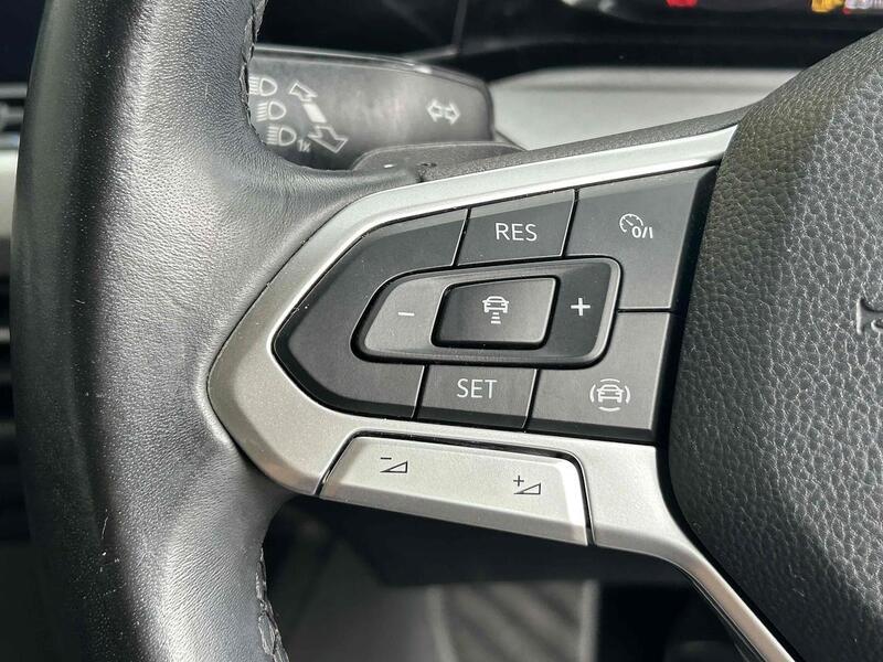 Volkswagen 1.0 eTSI MHEV Life Hatchback 5dr Petrol Hybrid DSG Euro 6 (s/s) (110 ps)